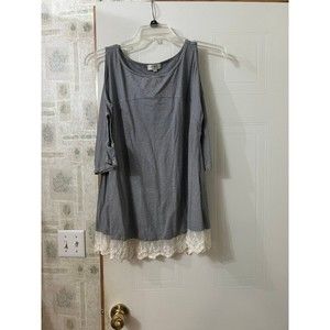 Women’s Umgee Cold Shoulder blouse size large